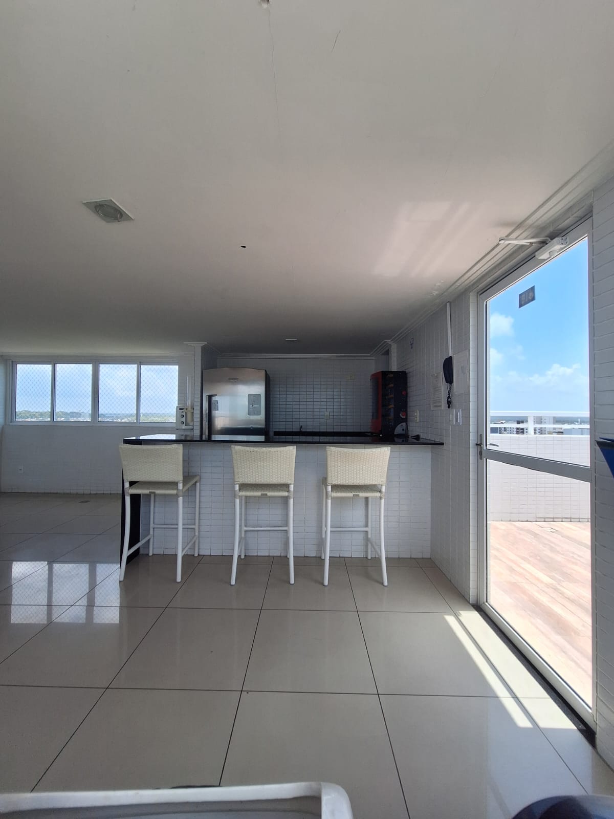 Edf. Pirâmide Intermares apt. 402