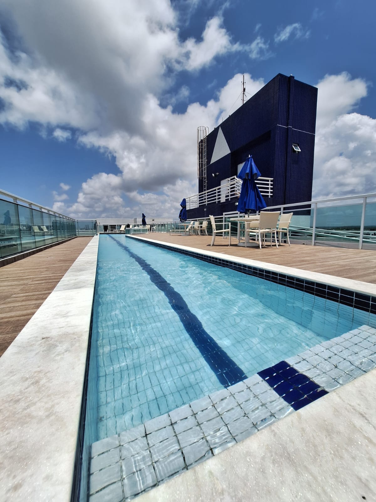 Edf. Pirâmide Intermares apt. 402