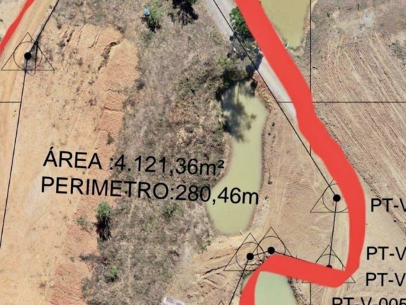 Chácara em Caratinga Mais de 4.000 metros + poço de peixes