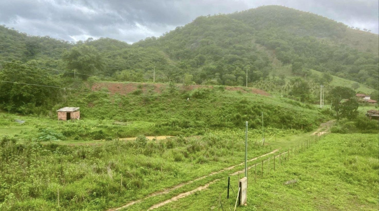 Chácara em Caratinga Mais de 4.000 metros + poço de peixes