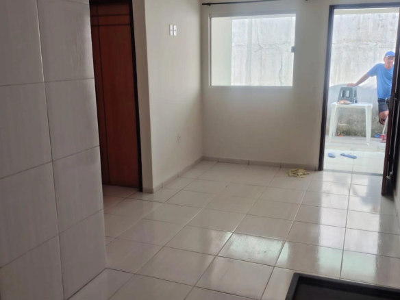 CASA TOTALMENTE REFORMADA À VENDA EM CABEDELO/PB