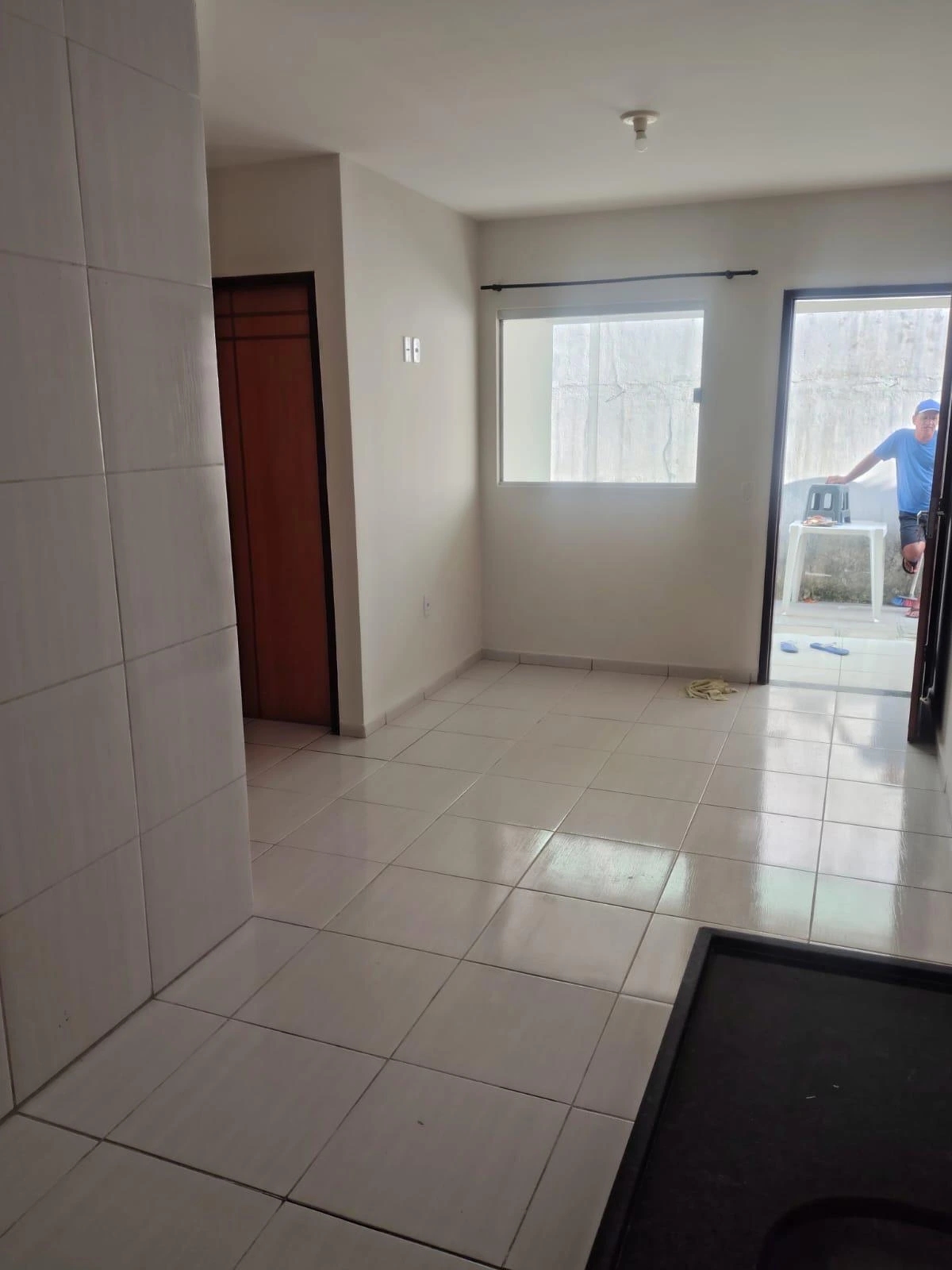 CASA TOTALMENTE REFORMADA À VENDA EM CABEDELO/PB