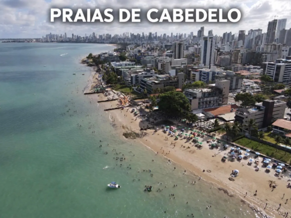 CASA TOTALMENTE REFORMADA À VENDA EM CABEDELO/PB